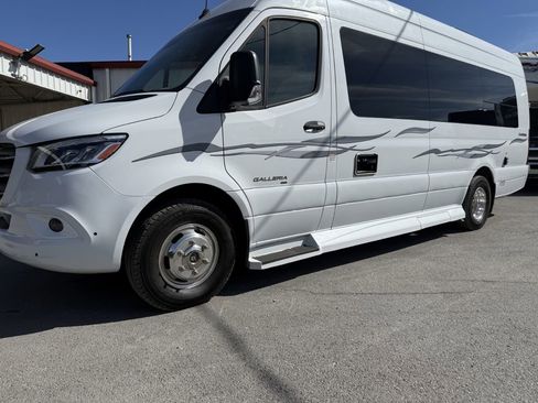 Used 2022 Mercedes-Benz Sprinter 3500 image 18