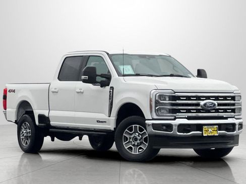 Used 2024 Ford F350 Lariat image 2