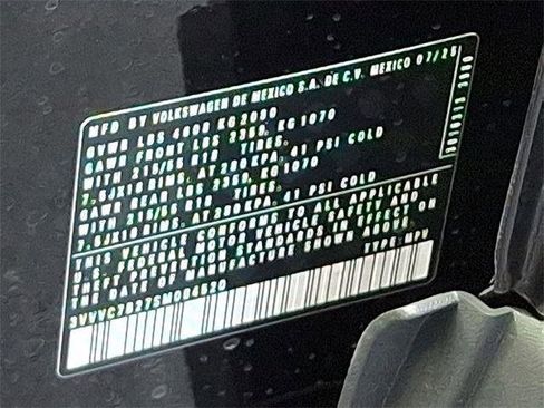 New 2025 Volkswagen Taos SE image 23