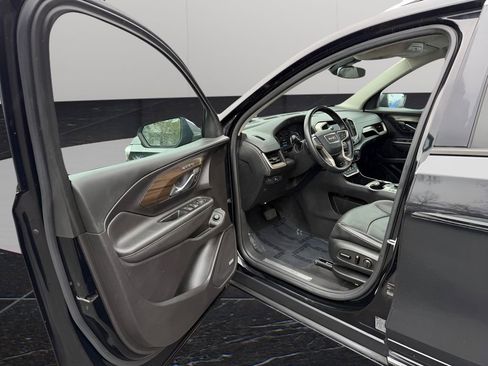 Used 2018 GMC Terrain Denali w/ Advanced Safety Package image 17