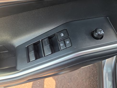 Certified 2022 Toyota Highlander XLE image 37