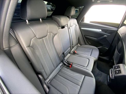 Used 2025 Audi Q5 2.0T Premium image 19