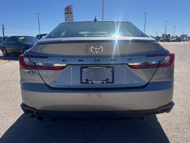 Used 2025 Toyota Camry SE FWD image 5