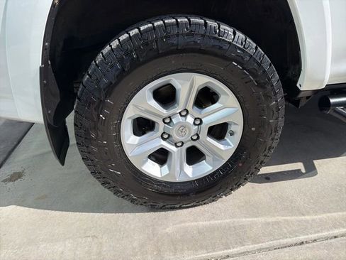 Used 2021 Toyota 4Runner SR5 Premium w/ Moonroof Package image 29