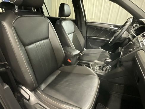 Used 2022 Volkswagen Tiguan SE R-Line image 13