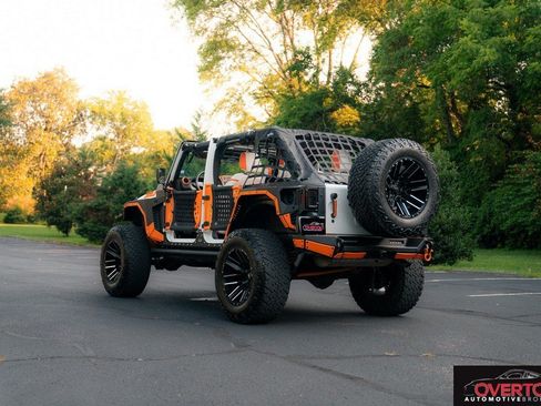 Used 2018 Jeep Wrangler Unlimited Sport S AWD/4WD image 5