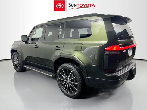 Used 2024 Lexus GX 550 w/ Accessory Package (2T) AWD/4WD image 6