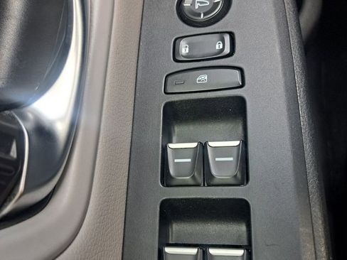 Used 2023 Honda Pilot LX image 16