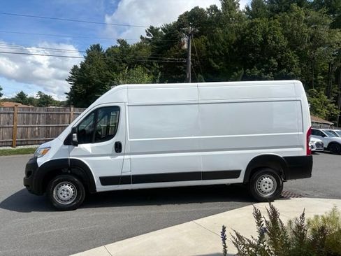 Used 2026 RAM ProMaster 2500 w/ Convenience Group FWD image 4
