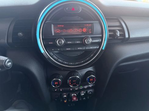 Used 2015 MINI Cooper 4-Door Hardtop image 17