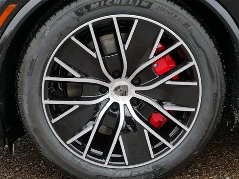 New 2025 Porsche Macan Turbo Electric image 7