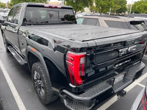 Used 2024 GMC Sierra 2500 Denali w/ Denali Reserve Package AWD/4WD image 2