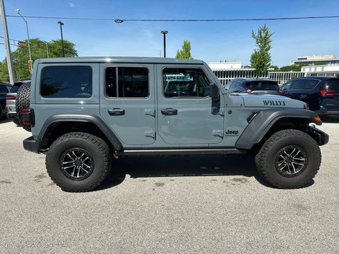 Used 2025 Jeep Wrangler Unlimited Sport AWD/4WD image 6