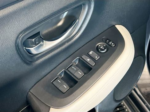 Used 2024 Honda HR-V LX image 17