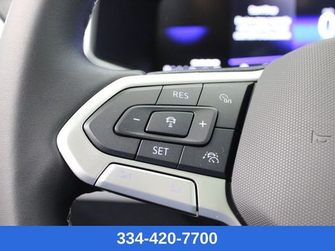 New 2026 Volkswagen Taos SE image 24