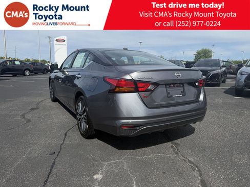 Used 2025 Nissan Altima 2.5 SV FWD image 5
