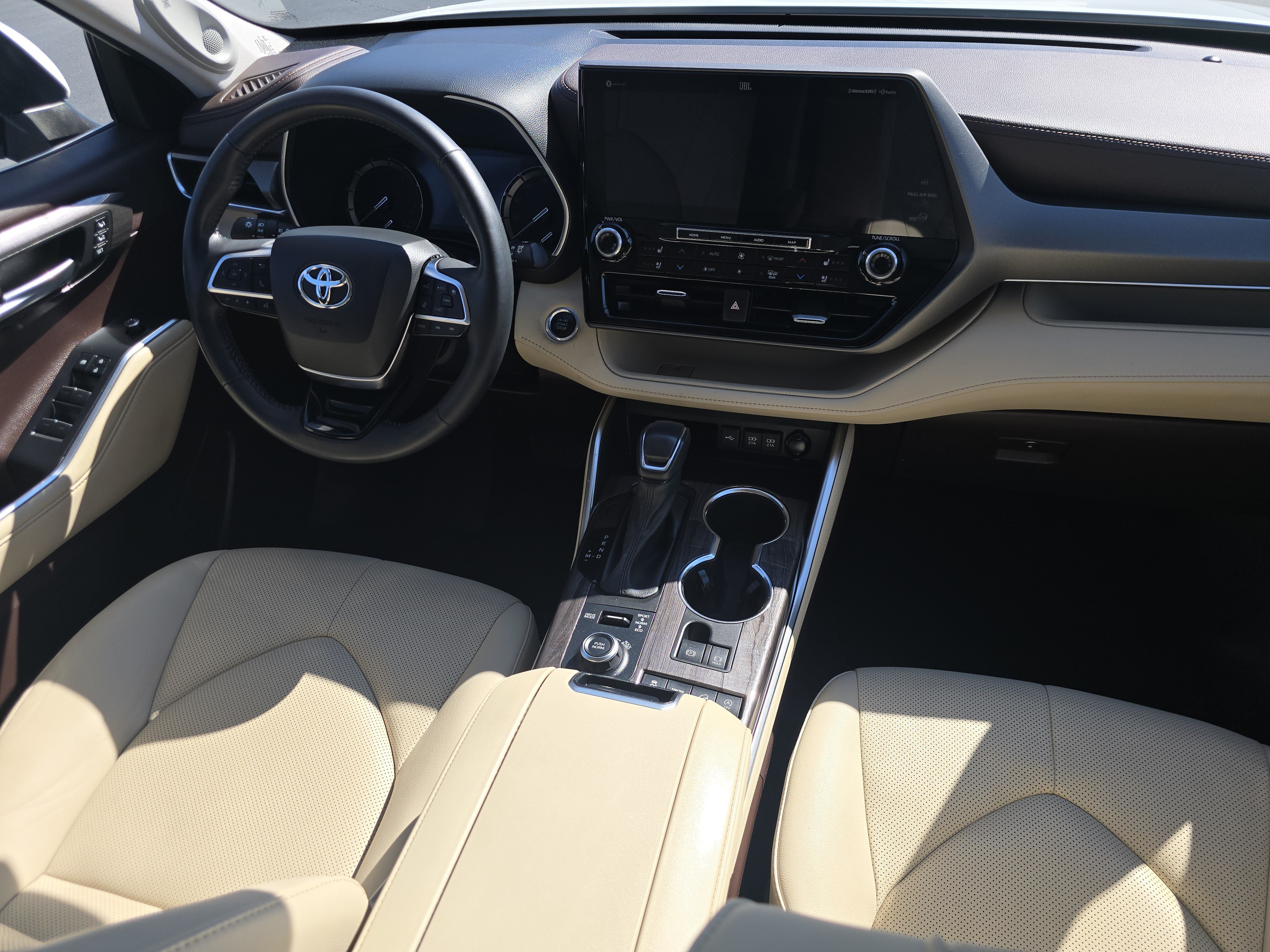 Used 2020 Toyota Highlander Limited AWD/4WD image 20