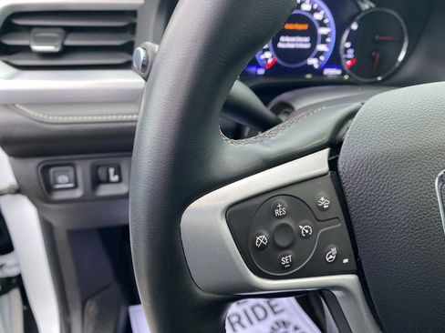 Used 2023 GMC Acadia SLT w/ Elevation Edition image 25