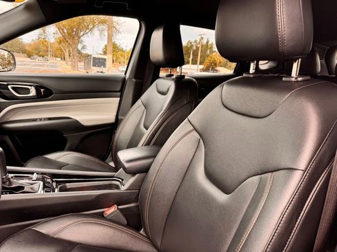 Used 2024 Jeep Compass Limited image 38