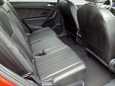 Certified 2022 Volkswagen Tiguan SE image 10