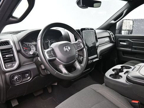 Used 2024 RAM 2500 Big Horn w/ Sport Appearance Package AWD/4WD image 18