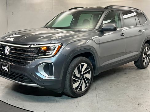 Used 2025 Volkswagen Atlas SE FWD image 1