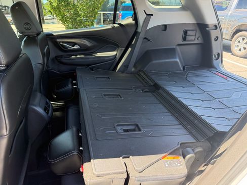 Used 2022 GMC Terrain SLT w/ LPO, Floor Liner Package AWD/4WD image 24