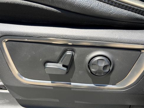 Used 2019 RAM 1500 Limited AWD/4WD image 12