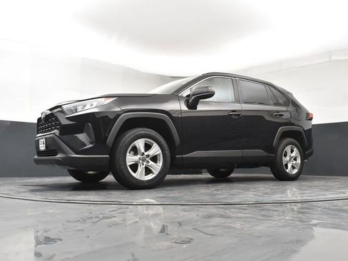 Used 2021 Toyota RAV4 LE AWD/4WD image 21