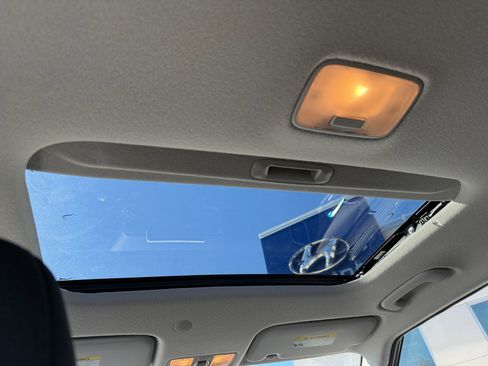 New 2025 Hyundai Venue SEL image 27