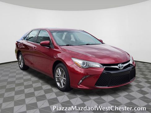 Used 2016 Toyota Camry SE FWD image 1