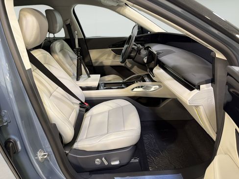 New 2026 Lincoln Nautilus Premier AWD/4WD image 28