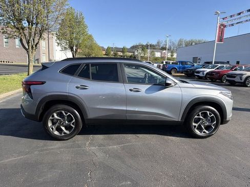 New 2026 Chevrolet Trax LT FWD image 3