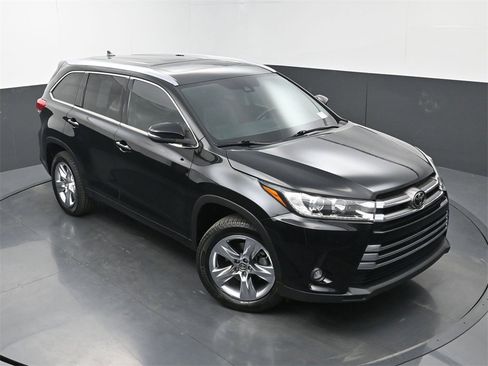 Used 2019 Toyota Highlander Limited image 34