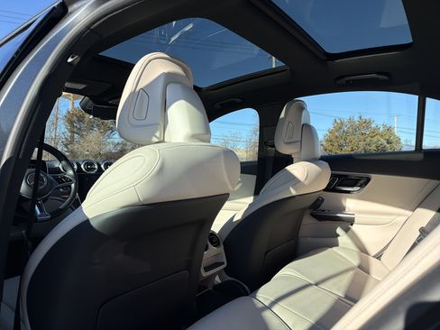 Used 2022 Mercedes-Benz C 300 4MATIC Sedan w/ Exclusive Trim Package image 28