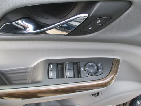 Used 2017 GMC Acadia SLE w/ Driver Alert Package I image 13