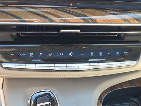 Used 2023 Cadillac Escalade Premium Luxury Platinum image 27