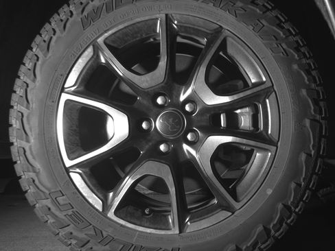 Used 2025 Jeep Compass Trailhawk AWD/4WD image 13