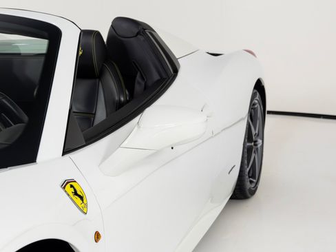 Used 2015 Ferrari 458 Spider image 53