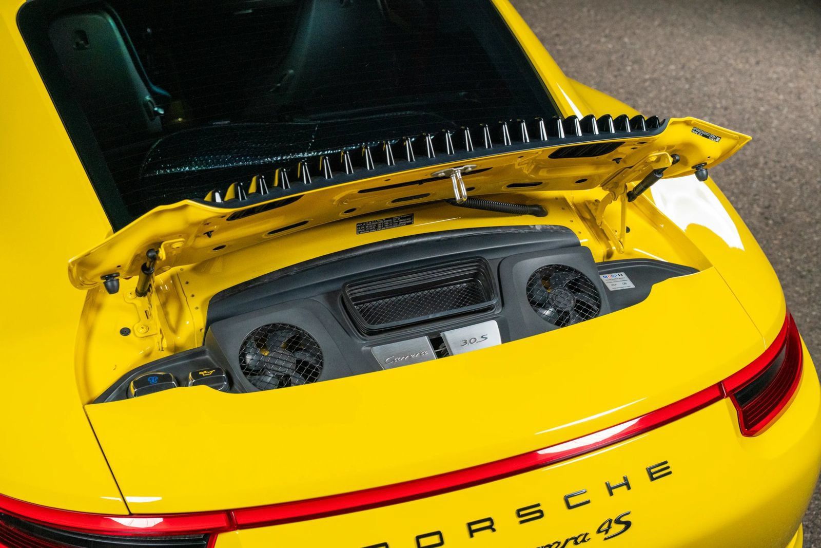 Used 2017 Porsche 911 Carrera 4S AWD/4WD image 19