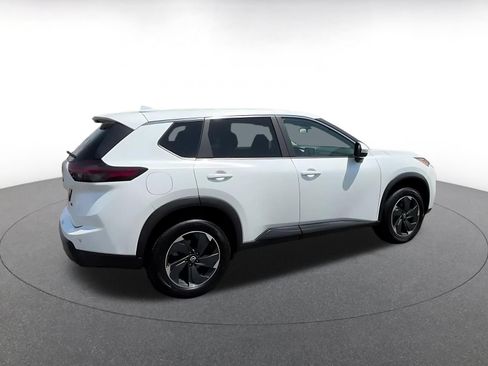 Used 2025 Nissan Rogue SV AWD/4WD image 12