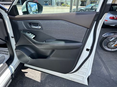 Used 2021 Nissan Rogue SV AWD/4WD image 21