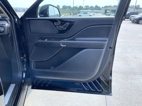 Certified 2023 Lincoln Aviator AWD image 17