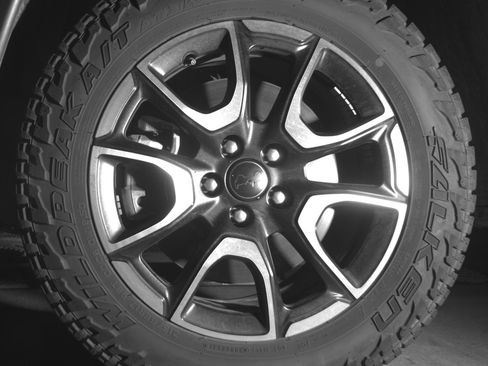 Used 2025 Jeep Compass Trailhawk AWD/4WD image 12