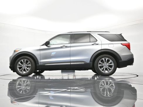 Used 2023 Ford Explorer Limited w/ Equipment Group 301A RWD image 44
