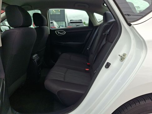 Used 2017 Nissan Sentra SV FWD image 11