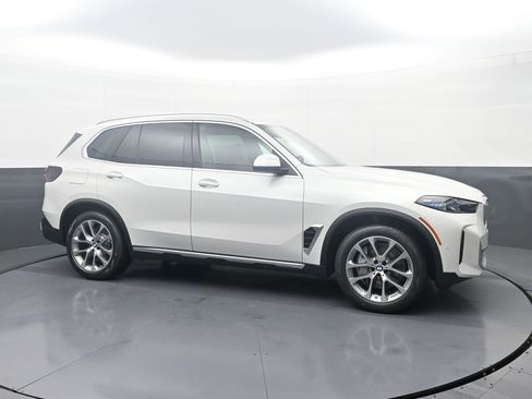 New 2026 BMW X5 xDrive50e AWD/4WD image 3