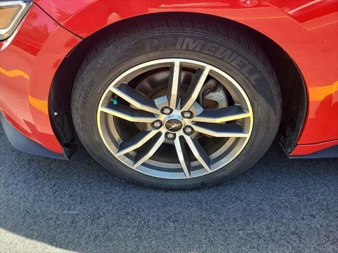 Used 2016 Ford Mustang Coupe image 9