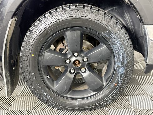 Used 2018 RAM 1500 SLT image 28