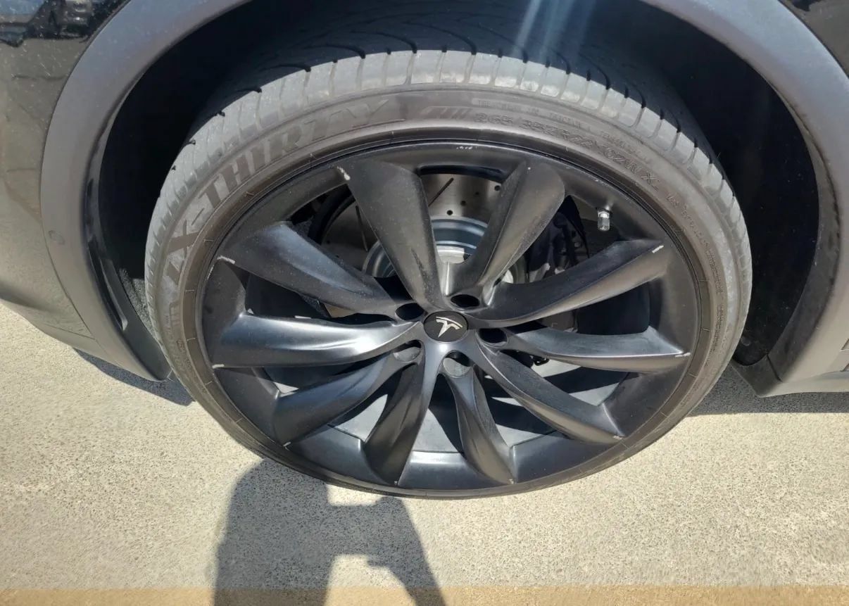 Used 2017 Tesla Model X 90D AWD/4WD image 2